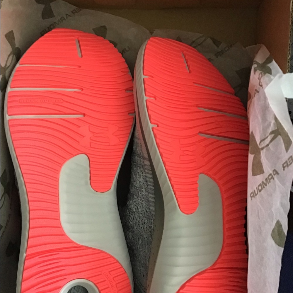 Under Armour W threadbourne blur running shoe - Picture 7 of 7